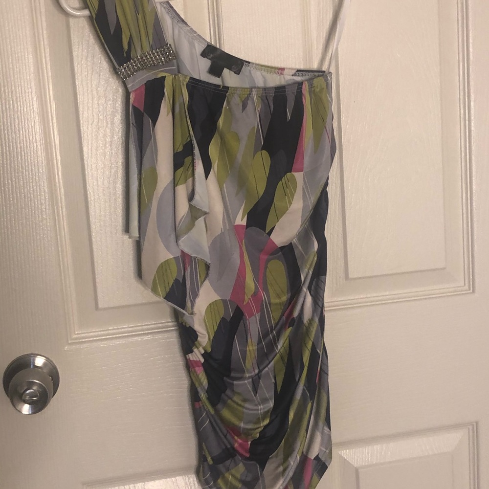 Women’s one shoulder top